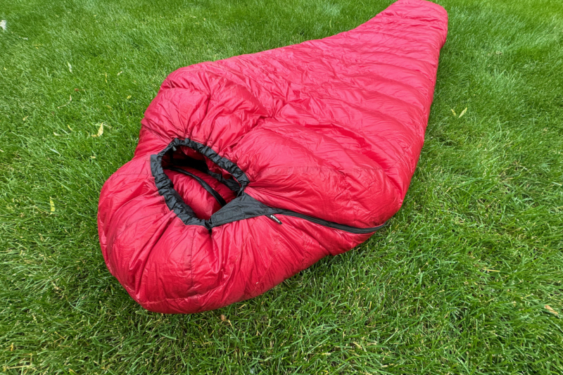 Handmade, 3-Season, Ultralight Sleeping Bag: Western Mountaineering Alpinlite Review